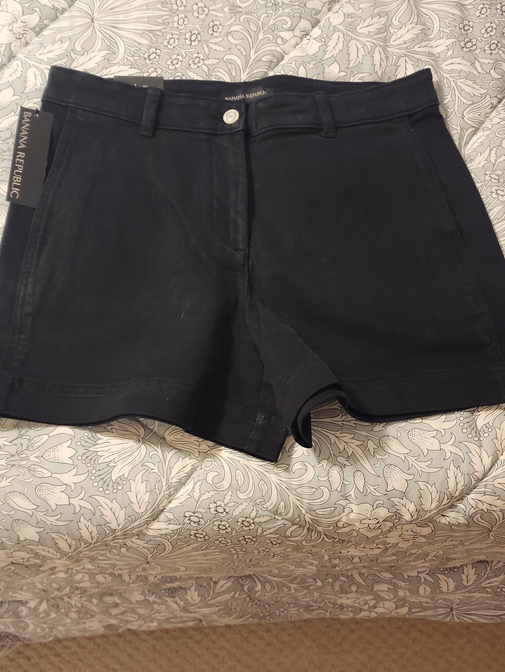Banana Republic Everyday Black Shorts Sz 6